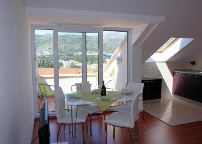 Apartments Ana - Cosy With Sea View
